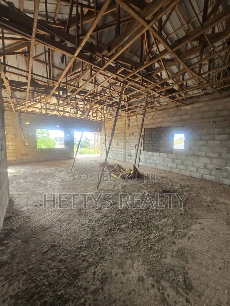 6bdrm House in Amasaman for sale