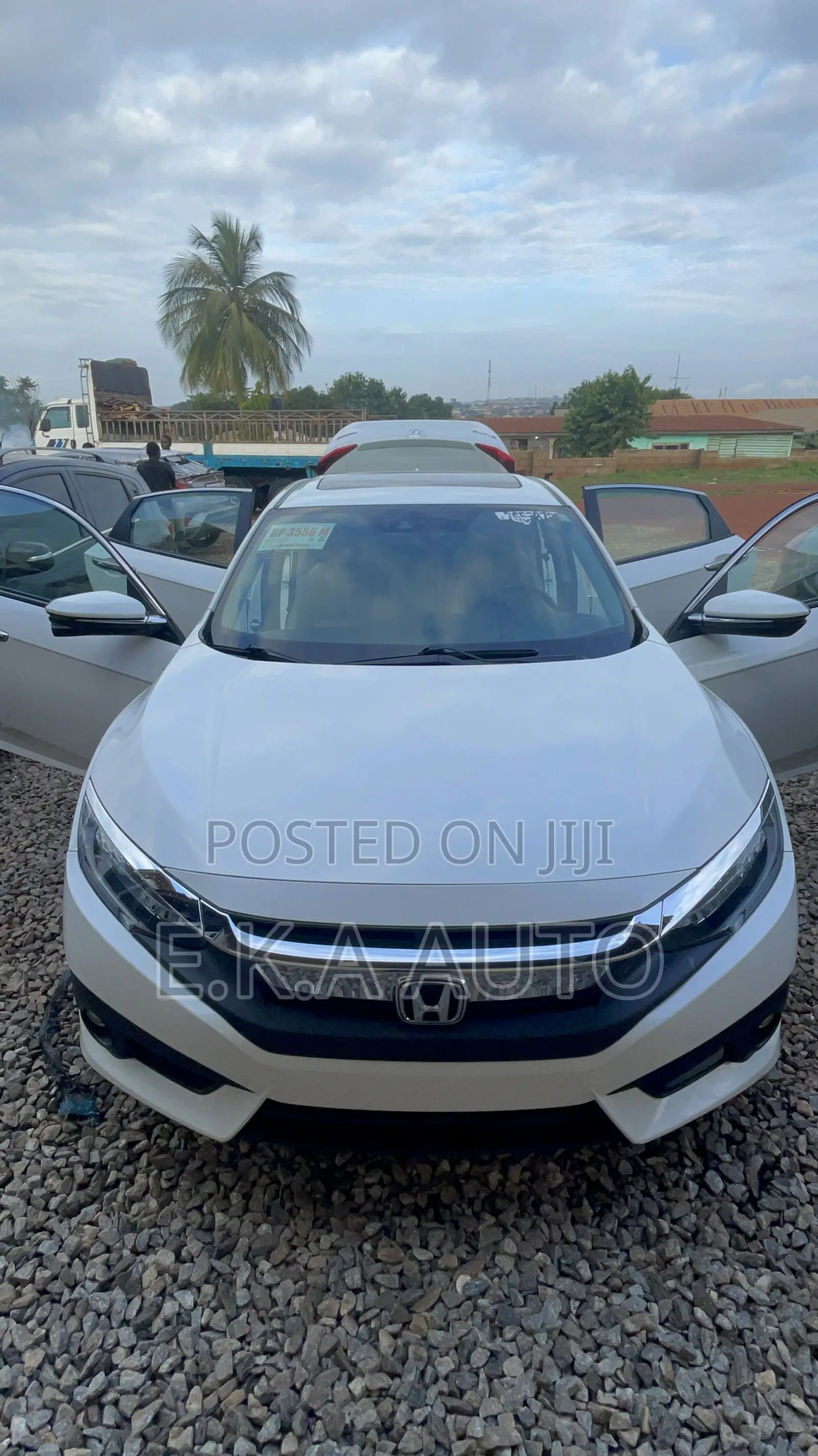 Honda Civic Touring 4dr Sedan (1.5L 4cyl) 2017 White