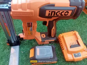 35mm Cordless Brad Nailer + 1x2.0Ah Battery -