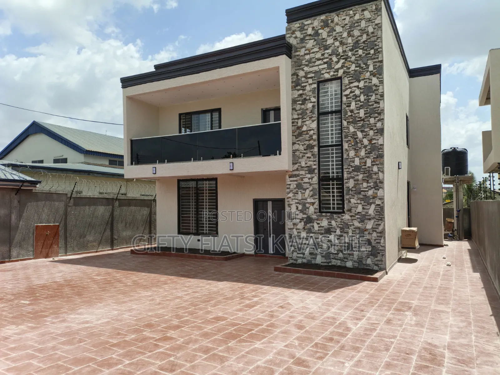 5bdrm House in Daban Newsite, Kumasi Metropolitan for sale