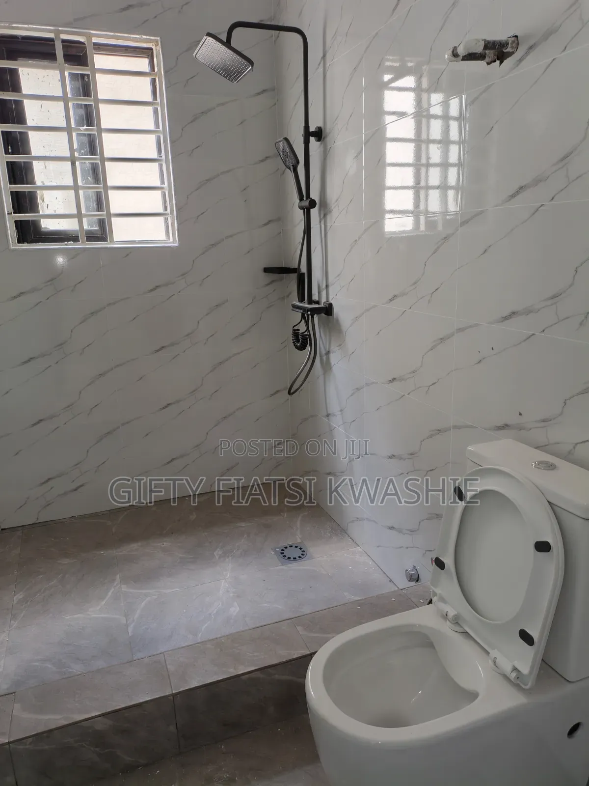 5bdrm House in Daban Newsite, Kumasi Metropolitan for sale