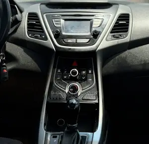 Hyundai Elantra 2015 Silver