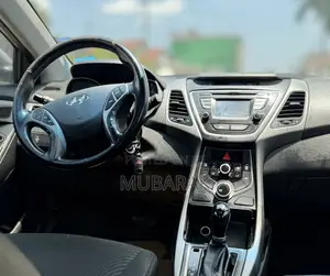 Hyundai Elantra 2015 Silver