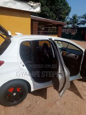 Toyota Vitz 2015 Pearl
