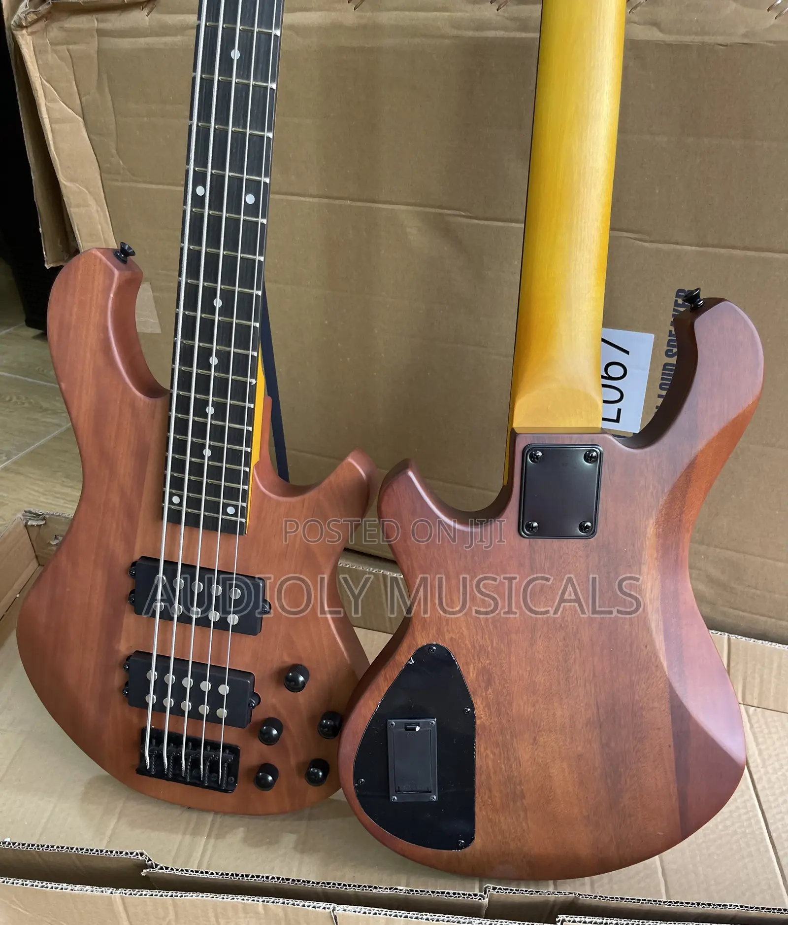 24 Frets IBANEZ Active Bass Guitar