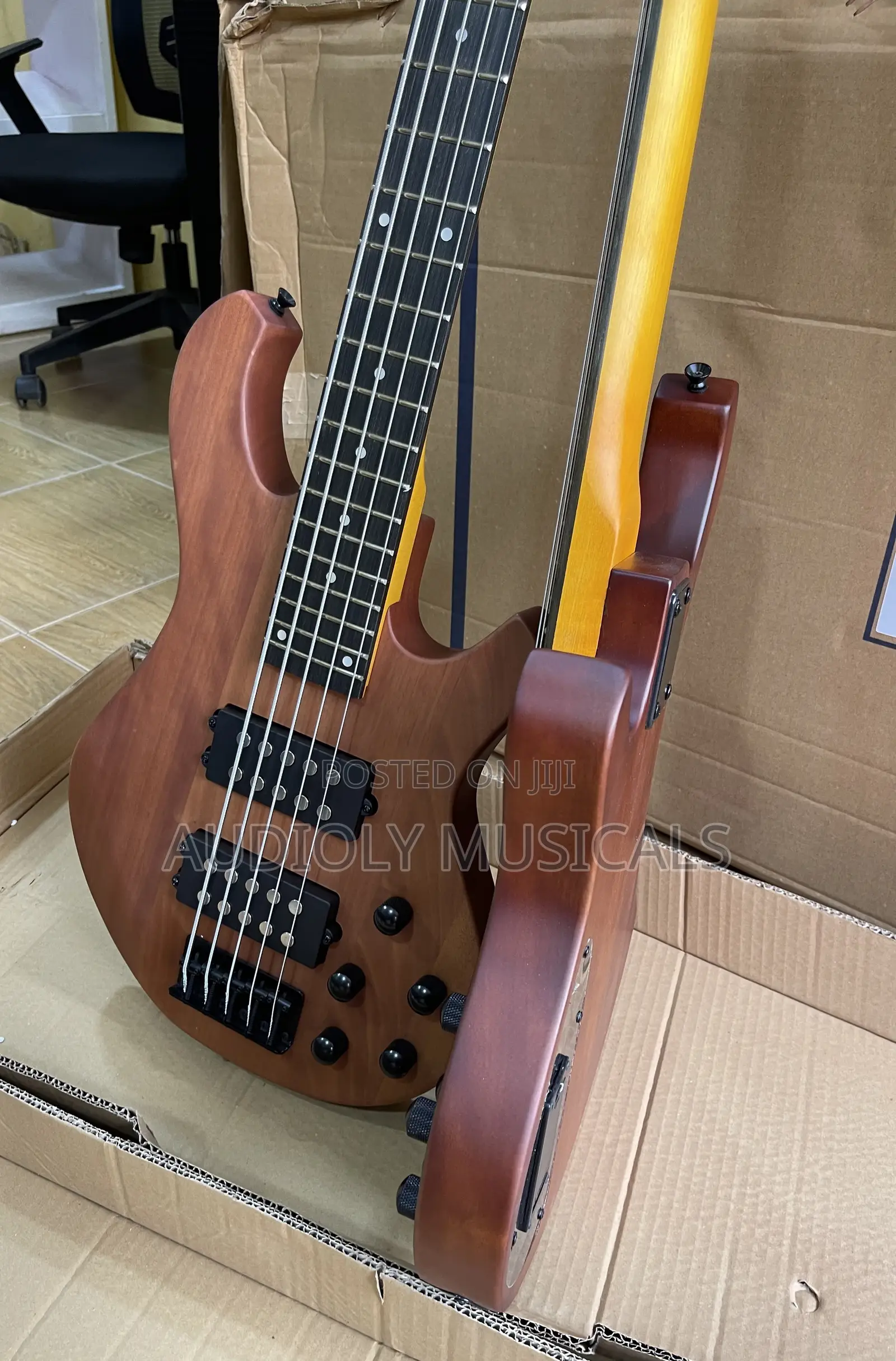24 Frets IBANEZ Active Bass Guitar