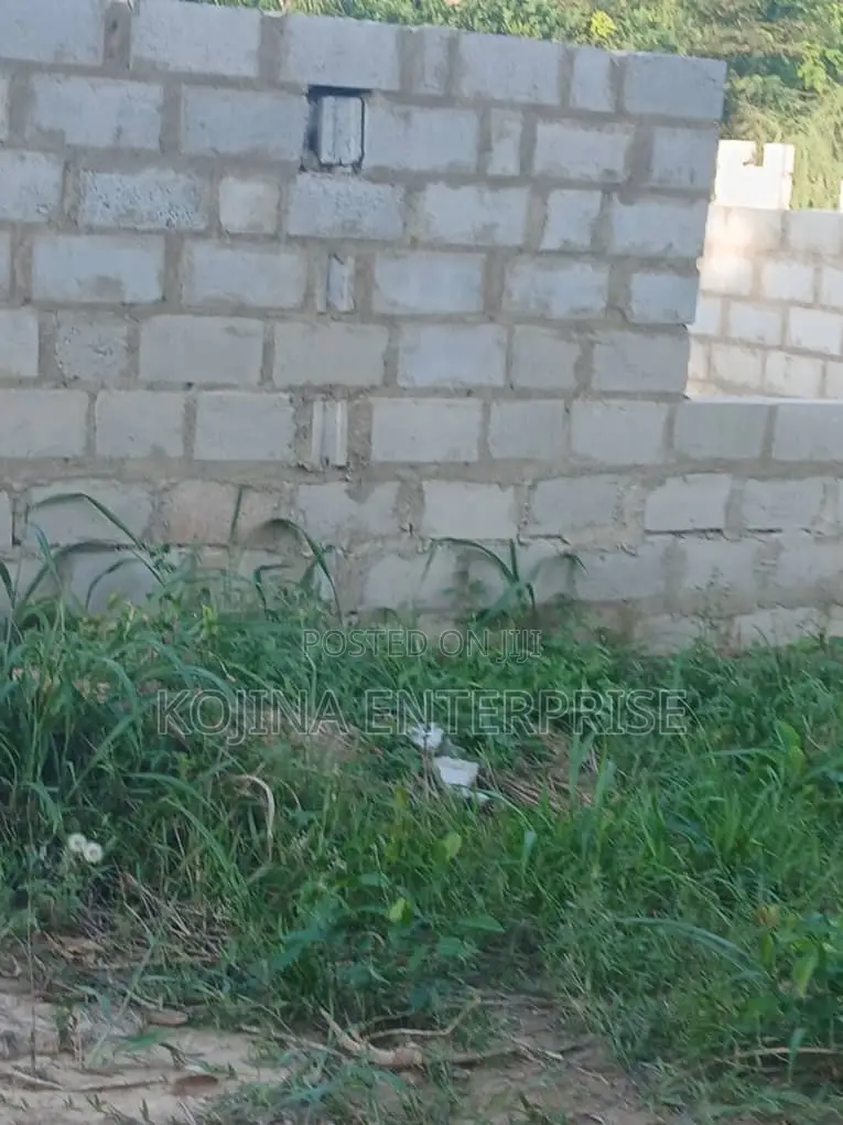 3bdrm House in Kuntenase Petransa, Bosomtwe for sale