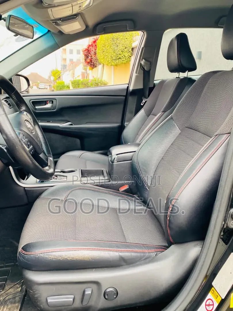 Toyota Camry SE 4dr Sedan (2.5L 4cyl 6A) 2017 Black