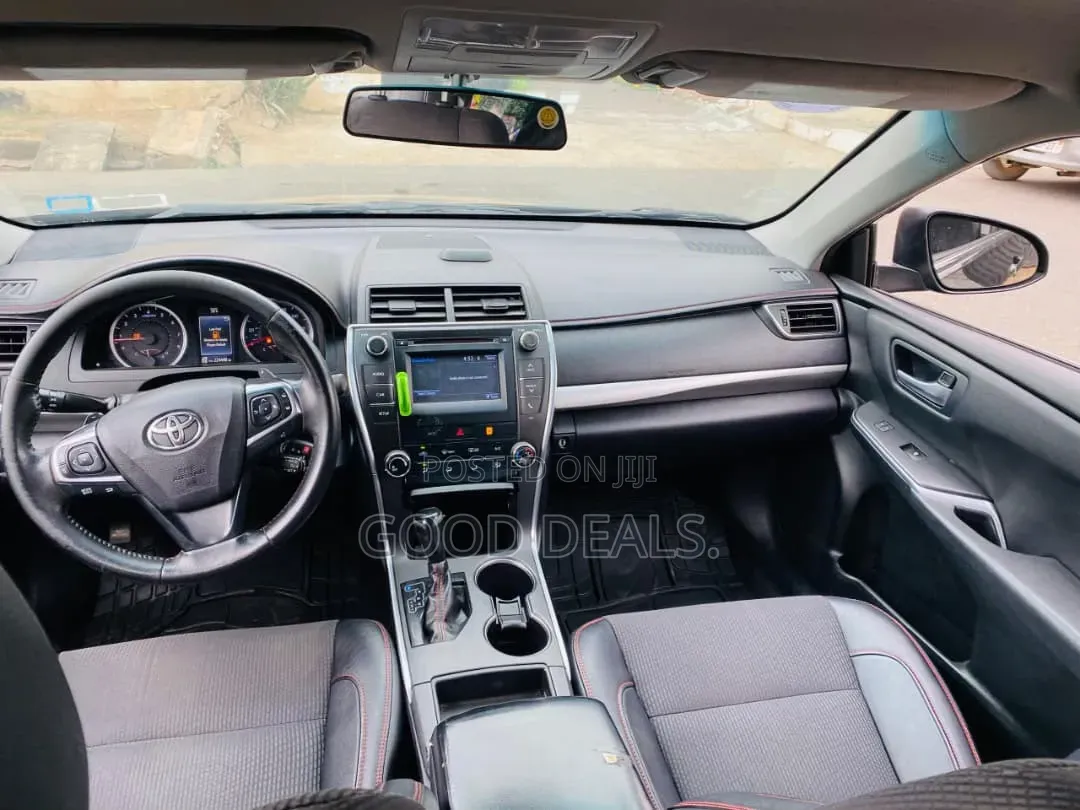 Toyota Camry SE 4dr Sedan (2.5L 4cyl 6A) 2017 Black
