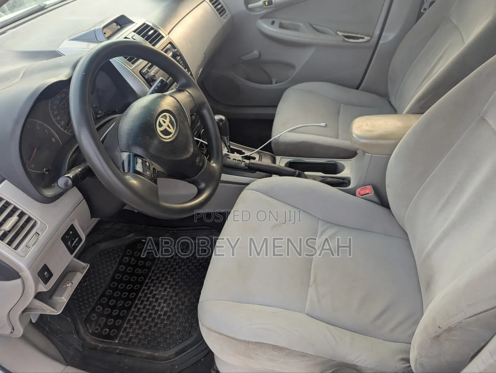 Toyota Corolla LE Special Edition 4dr Sedan (1.8L 4cyl 4A) 2013 White