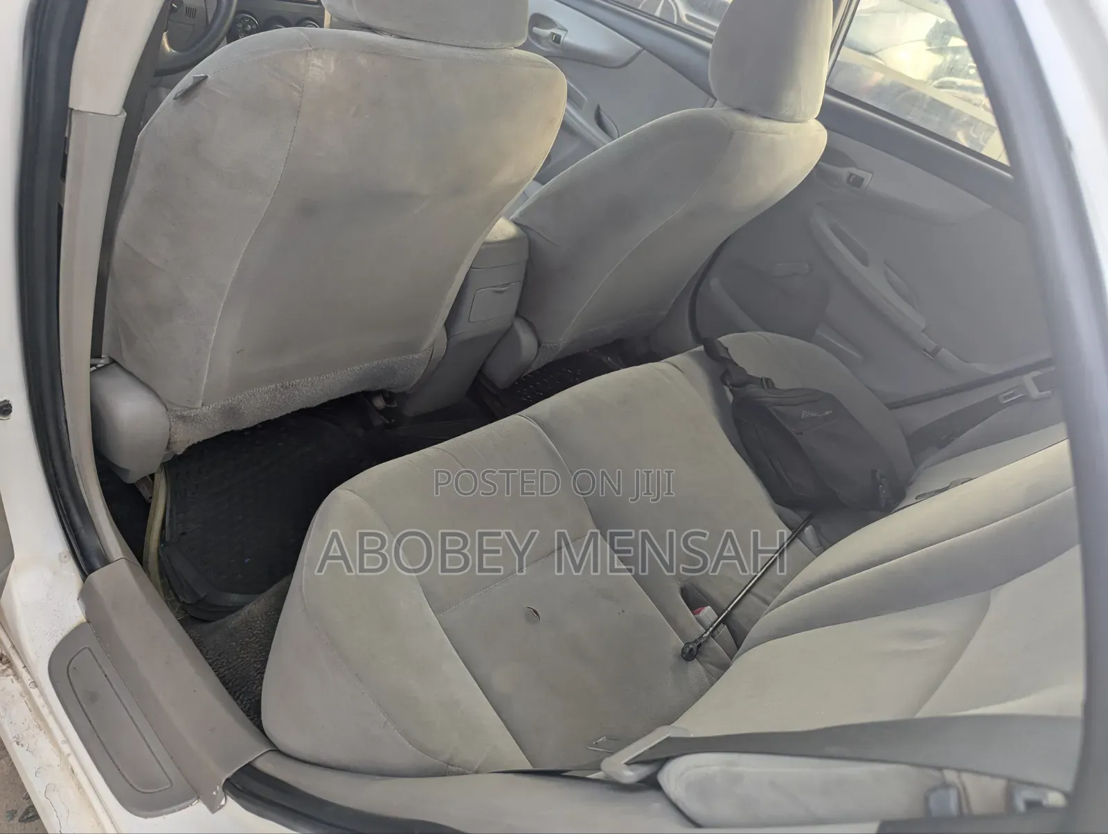 Toyota Corolla LE Special Edition 4dr Sedan (1.8L 4cyl 4A) 2013 White
