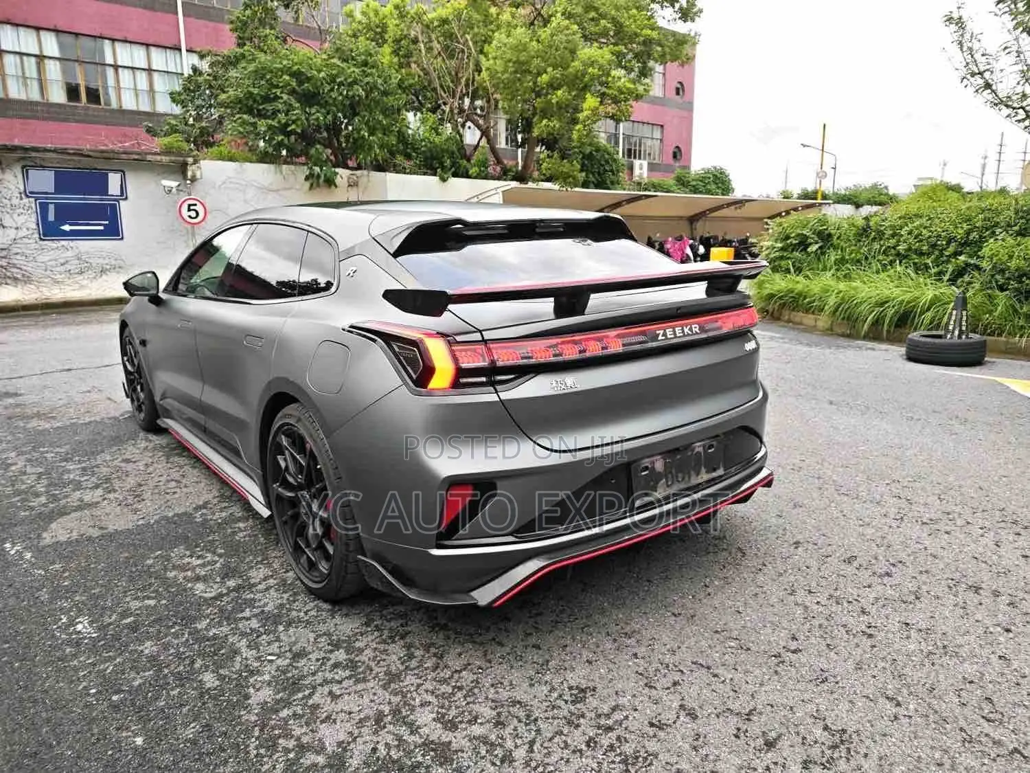 Zeekr 001 FR 2024 Gray