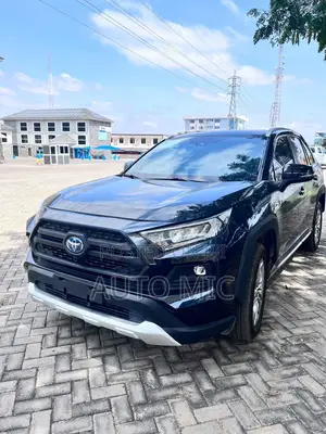Toyota RAV4 2021 Blue