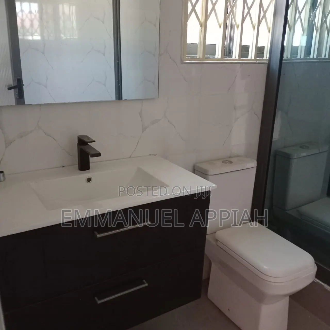 4bdrm House in Dawhenya Junction, Accra Metropolitan for sale