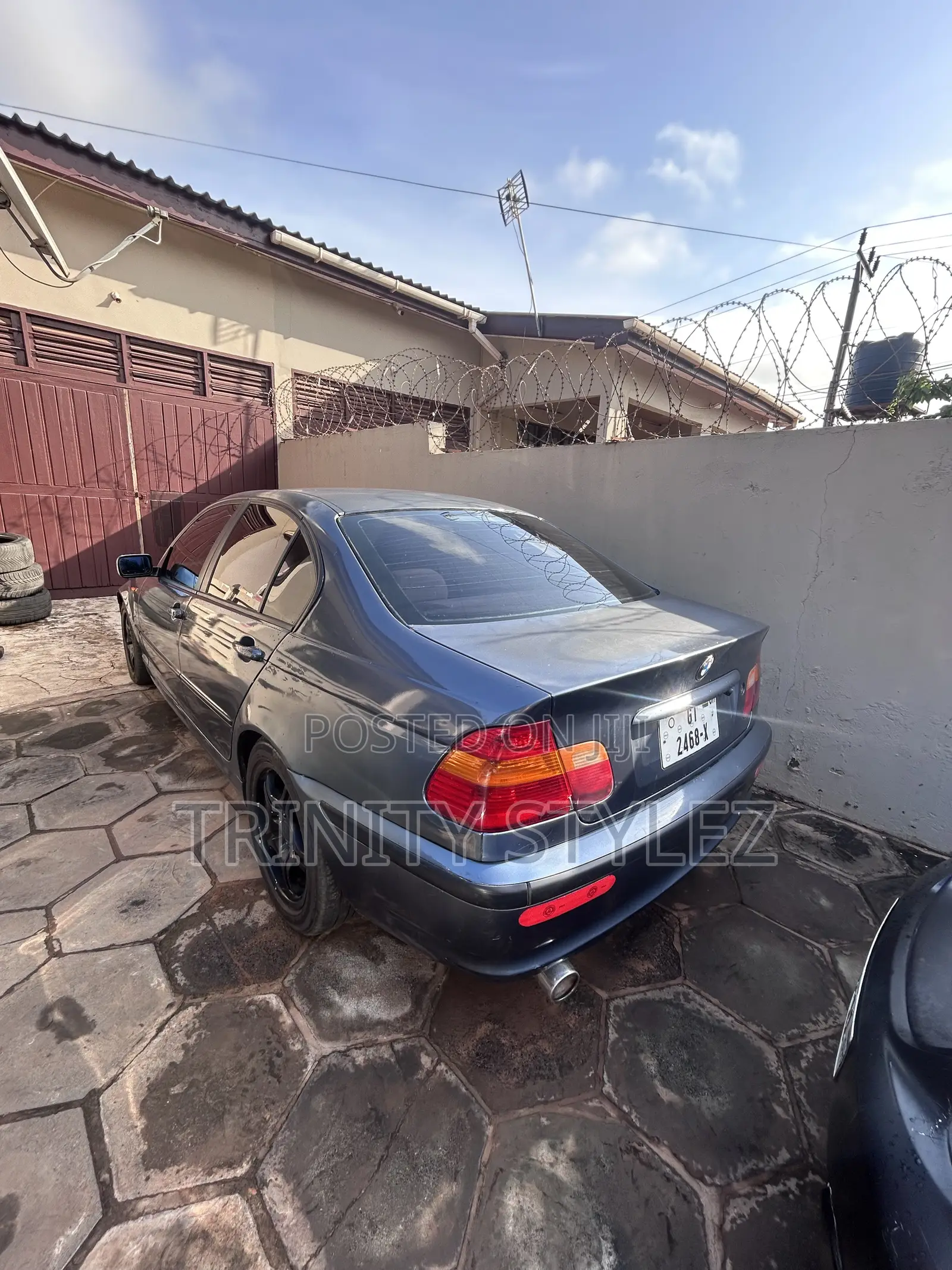 BMW 328i 2000 Gray