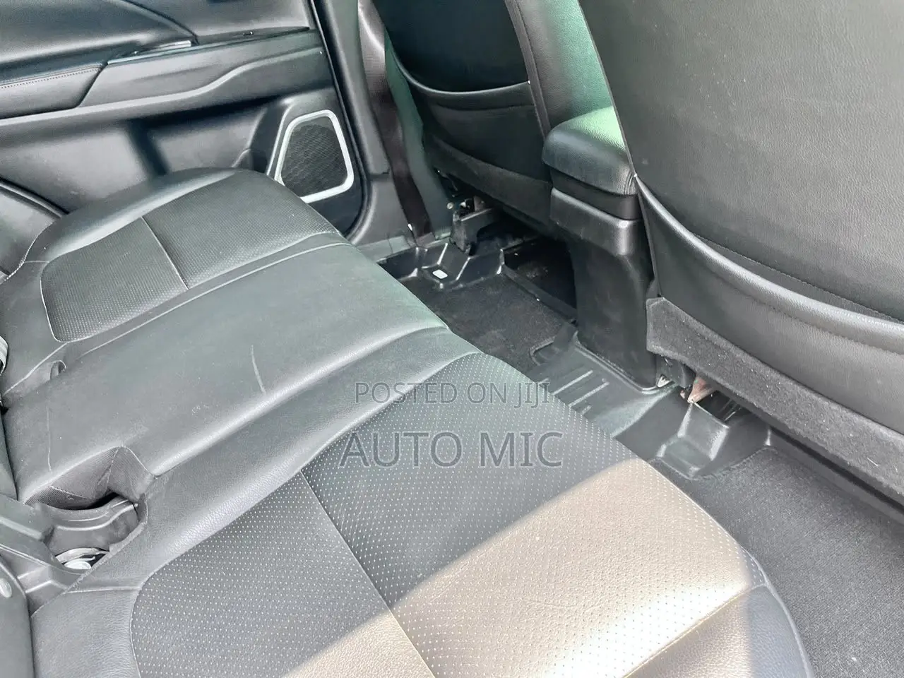 Mitsubishi Outlander LE AWC 2018 White