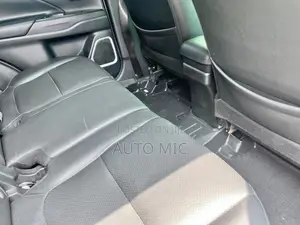 Mitsubishi Outlander LE AWC 2018 White