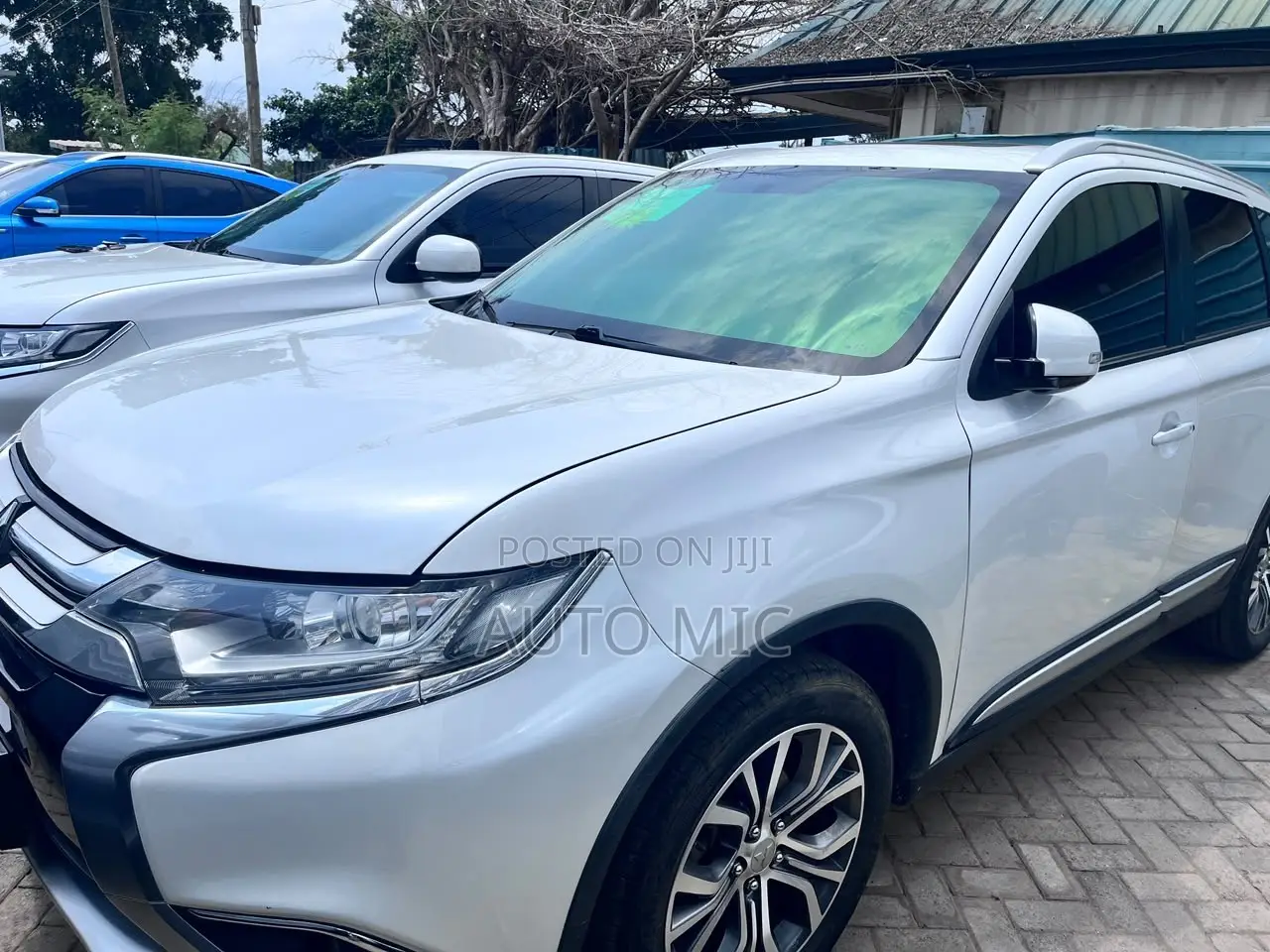 Mitsubishi Outlander LE AWC 2018 White