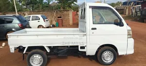 Daihatsu Sirion 2010 White
