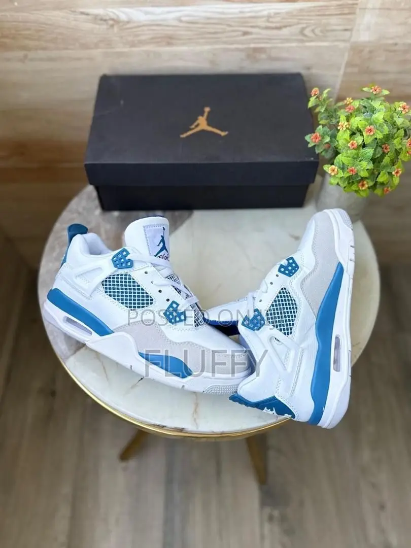 Sneakers and Handbag Hub
