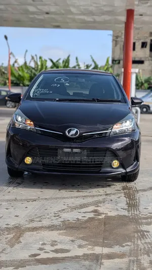 Toyota Vitz 1.3 FWD 5dr 2016 Purple