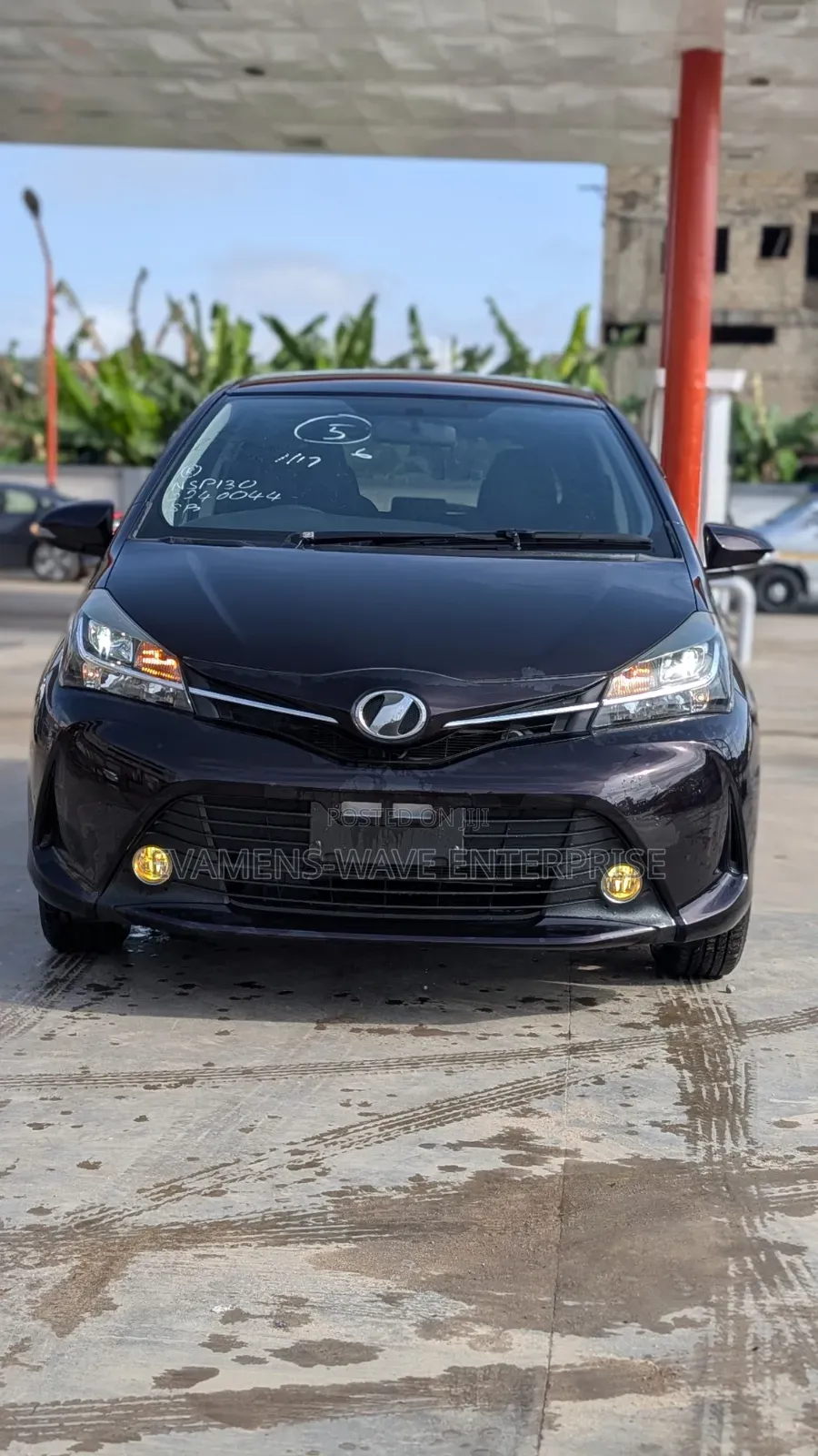 Toyota Vitz 1.3 FWD 5dr 2016 Purple