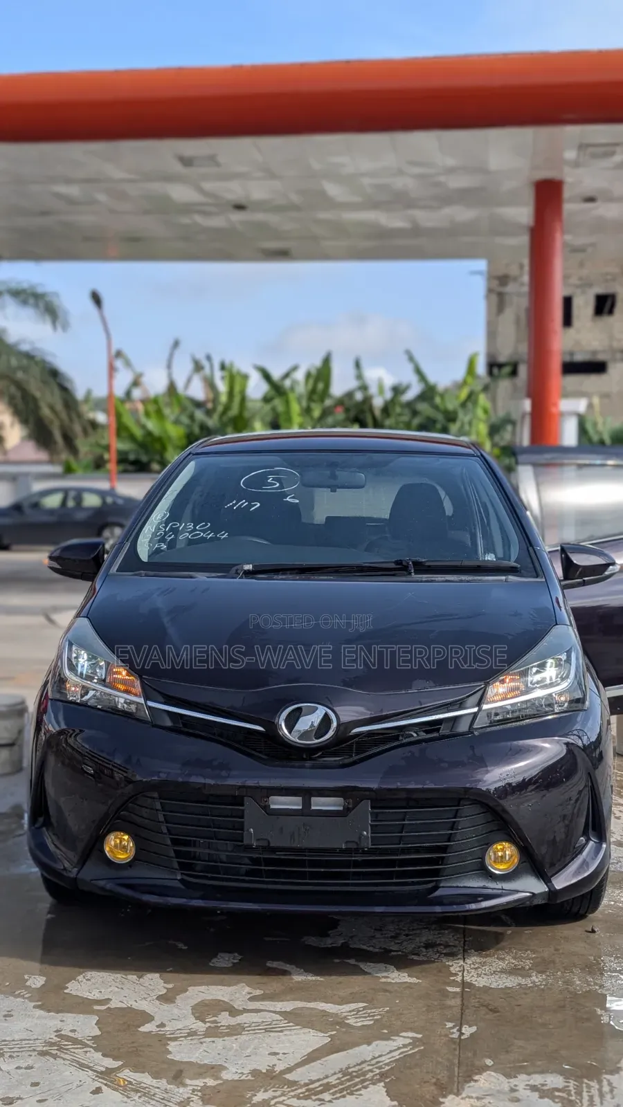 Toyota Vitz 1.3 FWD 5dr 2016 Purple