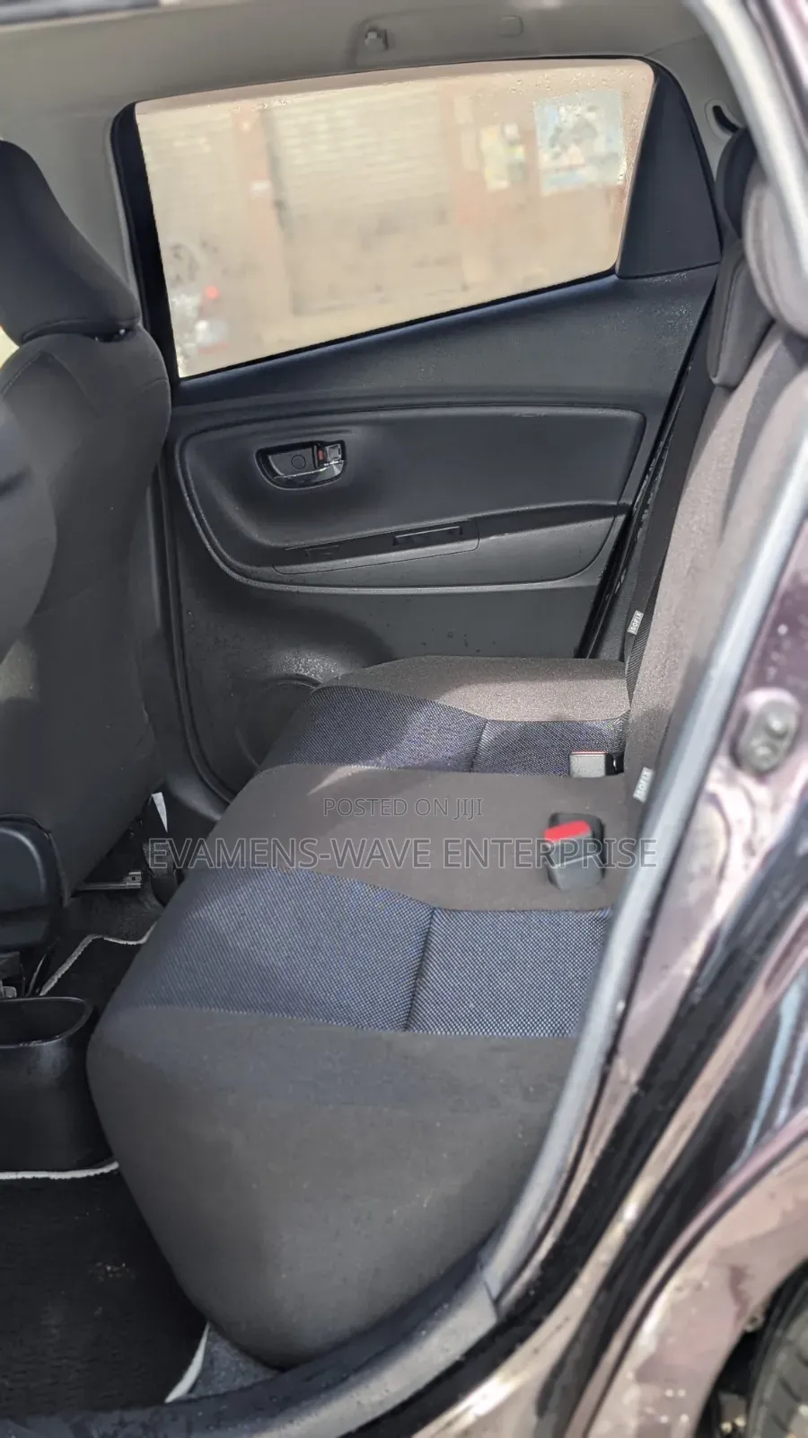 Toyota Vitz 1.3 FWD 5dr 2016 Purple