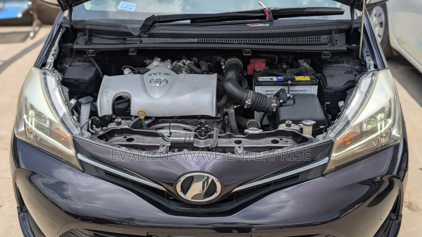 Toyota Vitz 1.3 FWD 5dr 2016 Purple