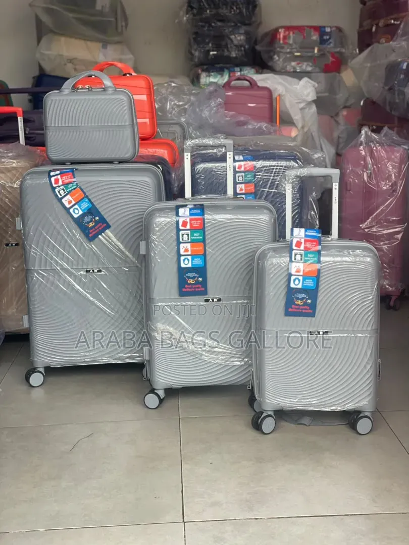4 Sets Anti Crack Unbreakable Traveling/Marriage Suitcases.