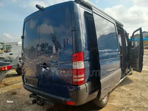 Mercedes-Benz Sprinter 2011 Blue