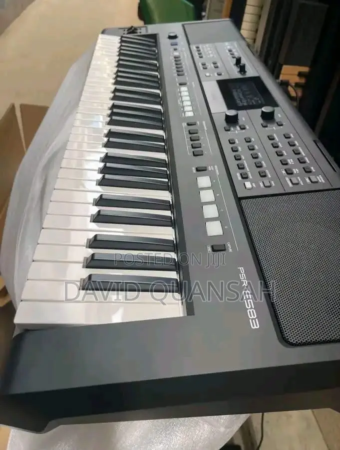 Yamaha PSR E583 Keyboard
