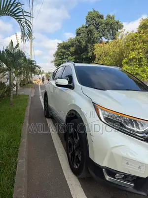 Honda CR-V Touring AWD 2018 White
