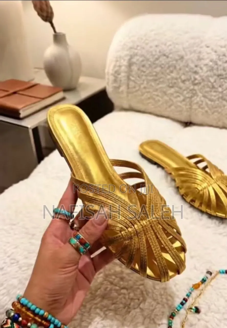 Elegant Black Ladies Flat Slippers.
