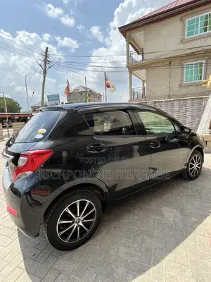 Toyota Vitz 1.3 AWD 5dr 2014 Black