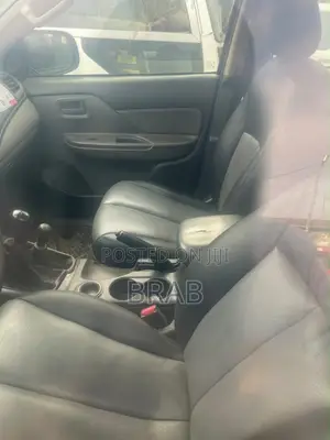 Nissan Hardbody 2015 White