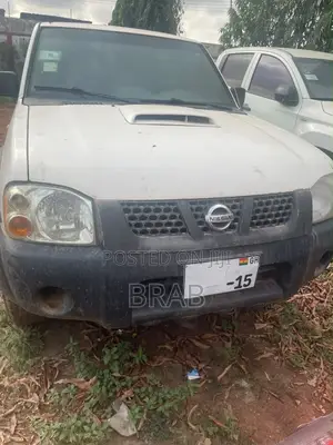 Nissan Hardbody 2015 White