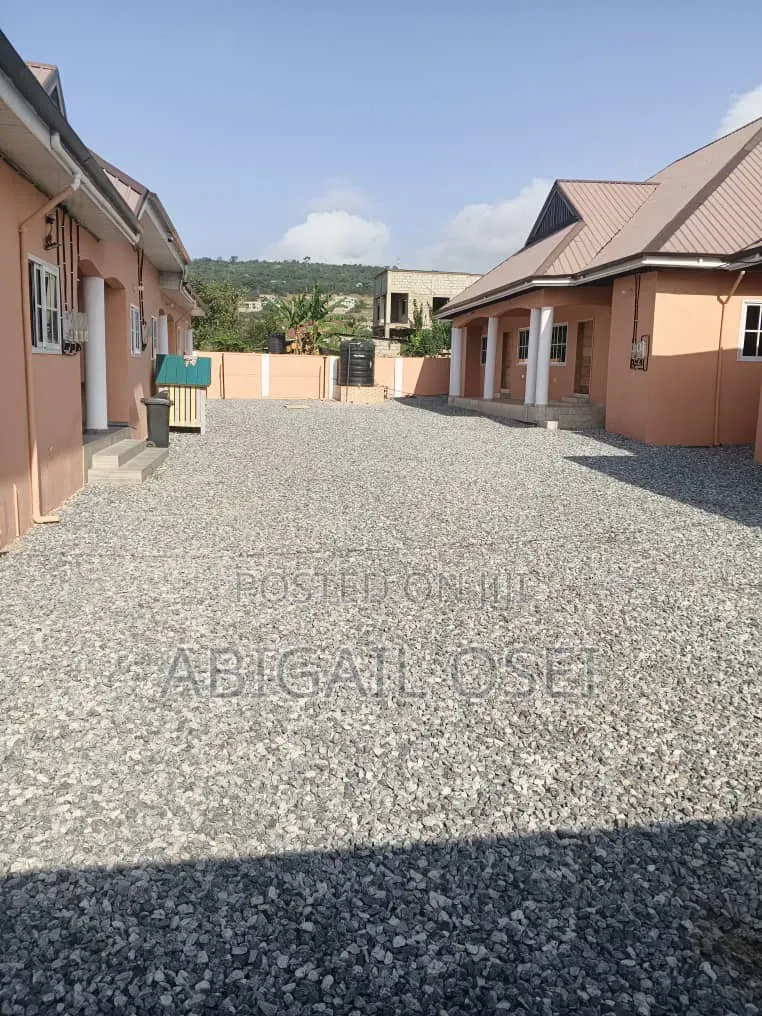 2bdrm Townhouse / Terrace in Abokobi, Accra Metropolitan for rent