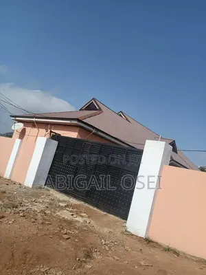 2bdrm Townhouse / Terrace in Abokobi, Accra Metropolitan for rent