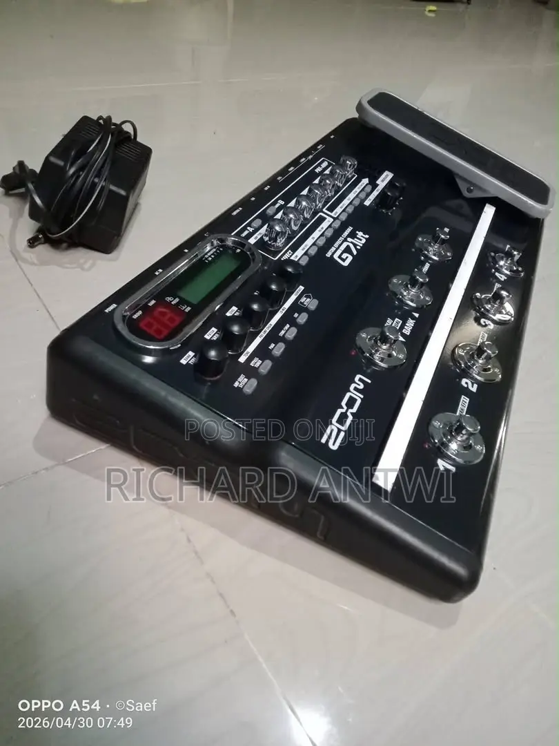 Zoom G7.1ut Guitar Effects Console