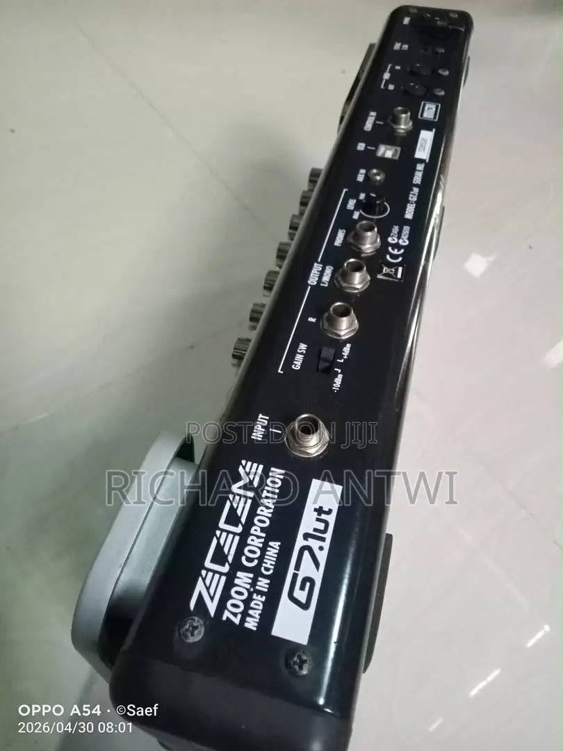 Zoom G7.1ut Guitar Effects Console
