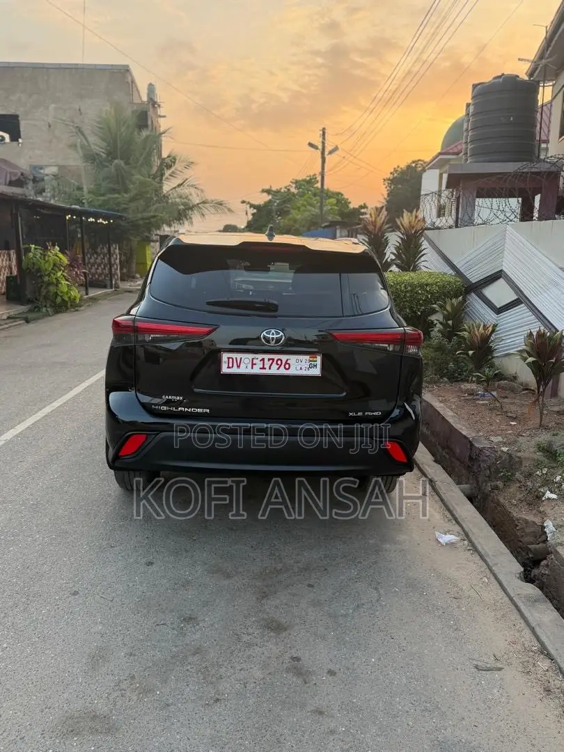 Toyota Highlander XLE AWD 2023 Black