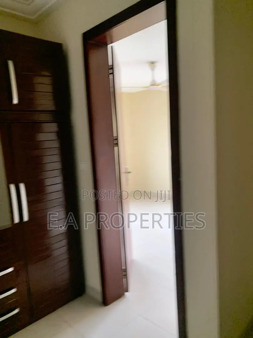 2bdrm Apartment in E A Properties, American House for rent