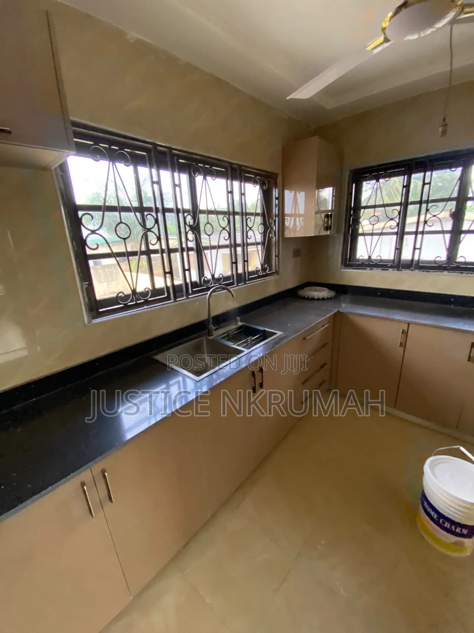 3bdrm Apartment in Mr Justice Estate, Awoshie for rent