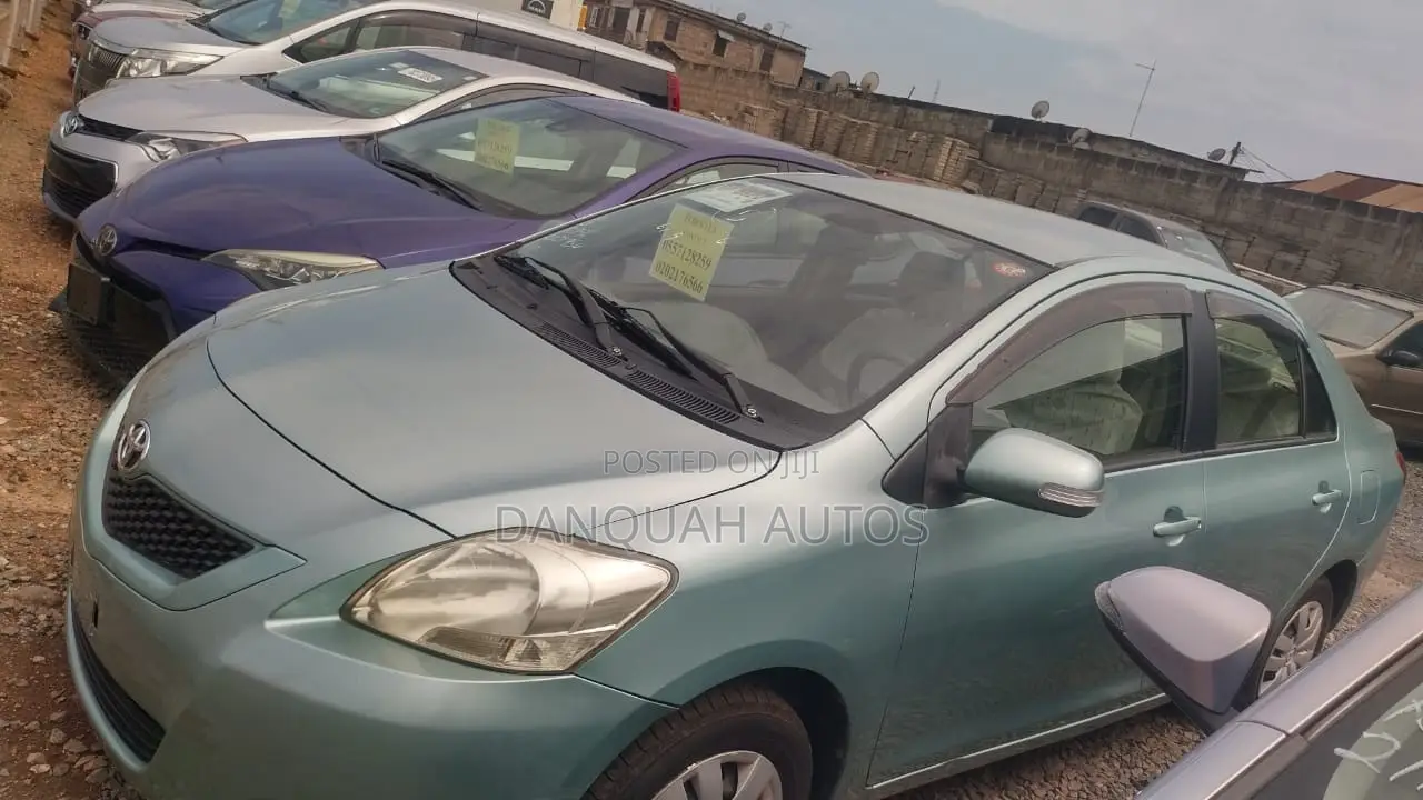 Toyota Belta 2010 Green
