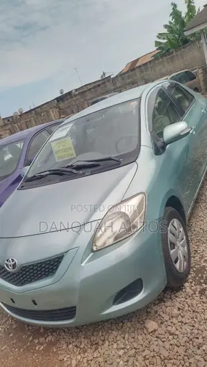Toyota Belta 2010 Green