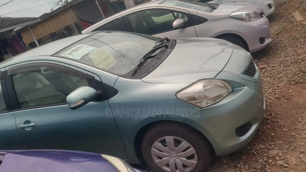 Toyota Belta 2010 Green