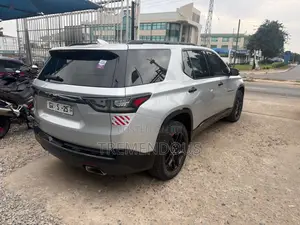 Chevrolet Traverse Limited High Country AWD 2024 Gray