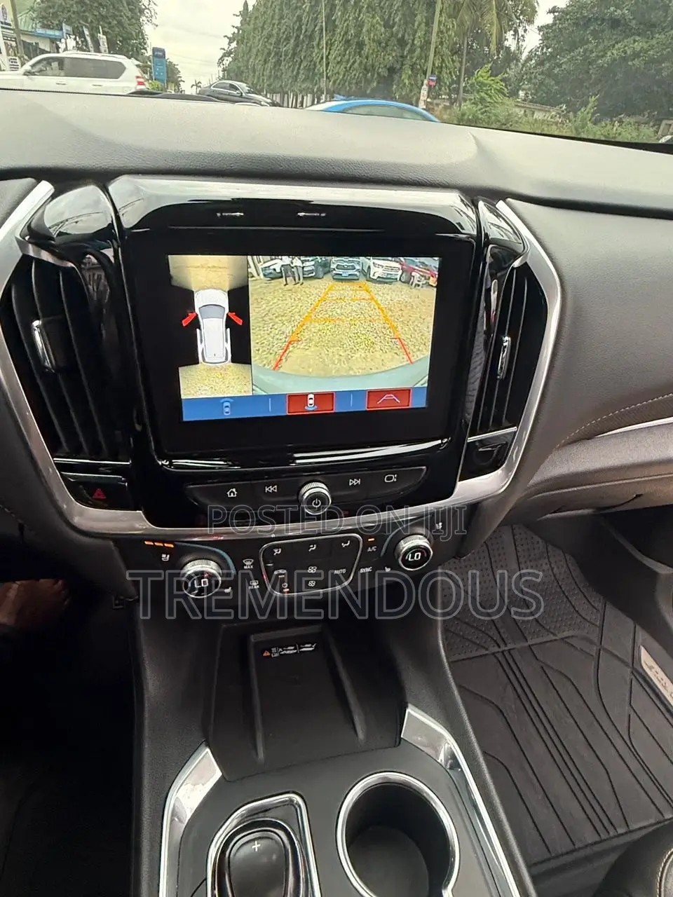 Chevrolet Traverse Limited High Country AWD 2024 Gray