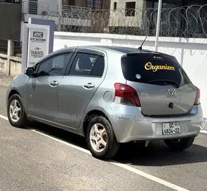 Toyota Vitz 2010 Silver